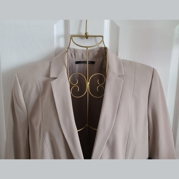 Tahari Blazer - Picture 4 of 9